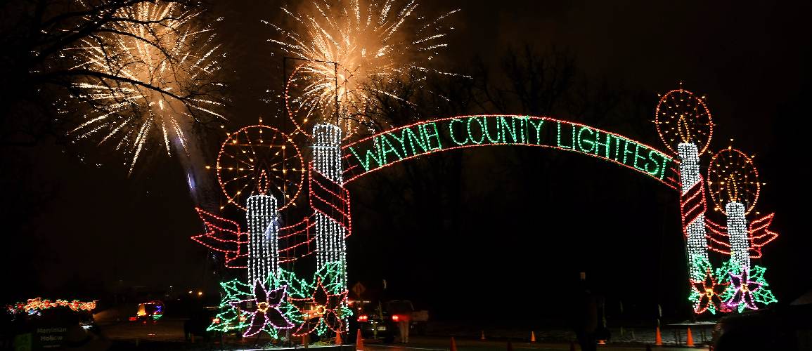 slider-2018-1115-rb-me-lightfest063.jpg